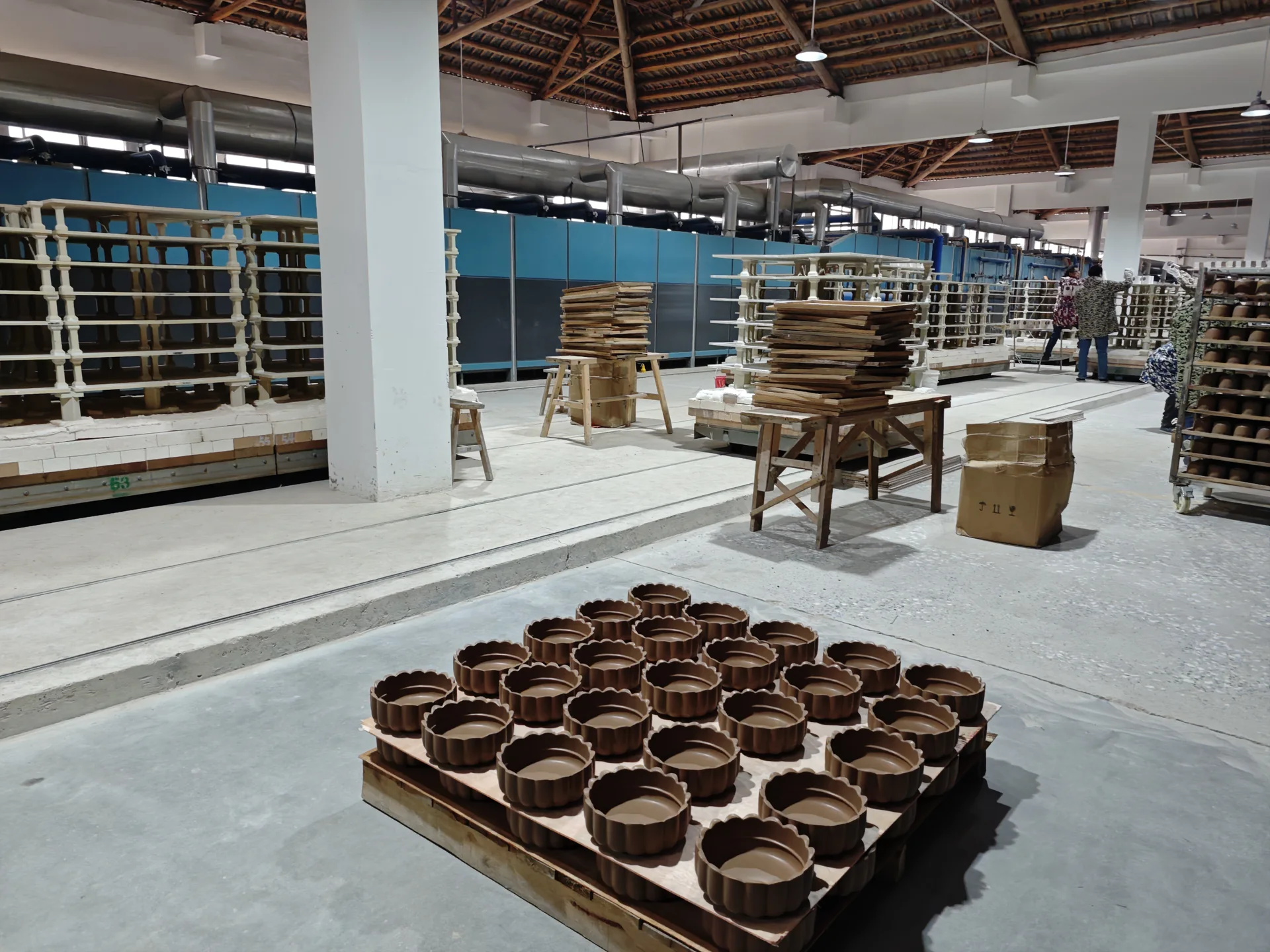 Custom Ceramic Supply Explained: Shapes, Glazes, Logos and Packaging for International Buyers