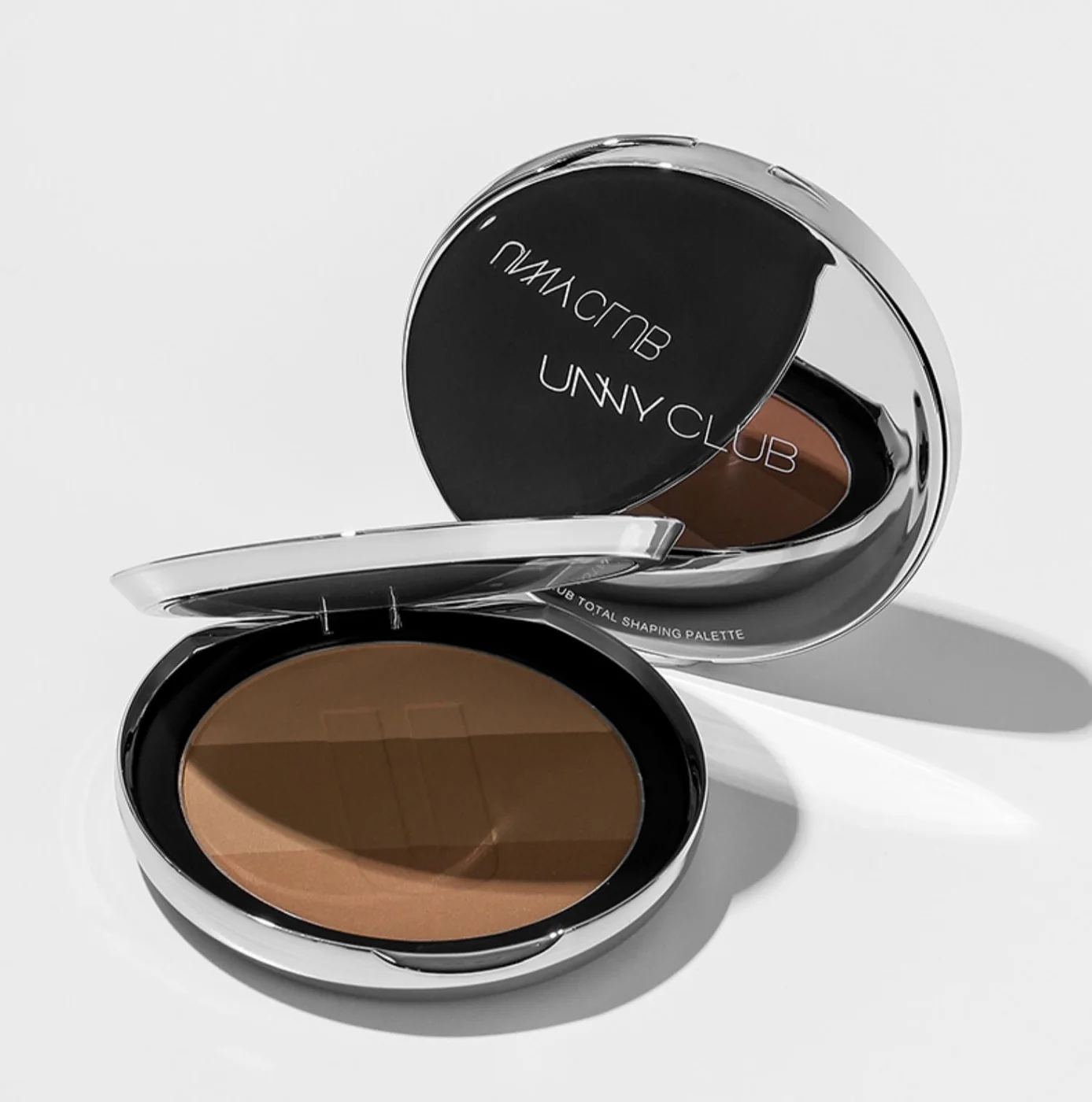 Makeup compact