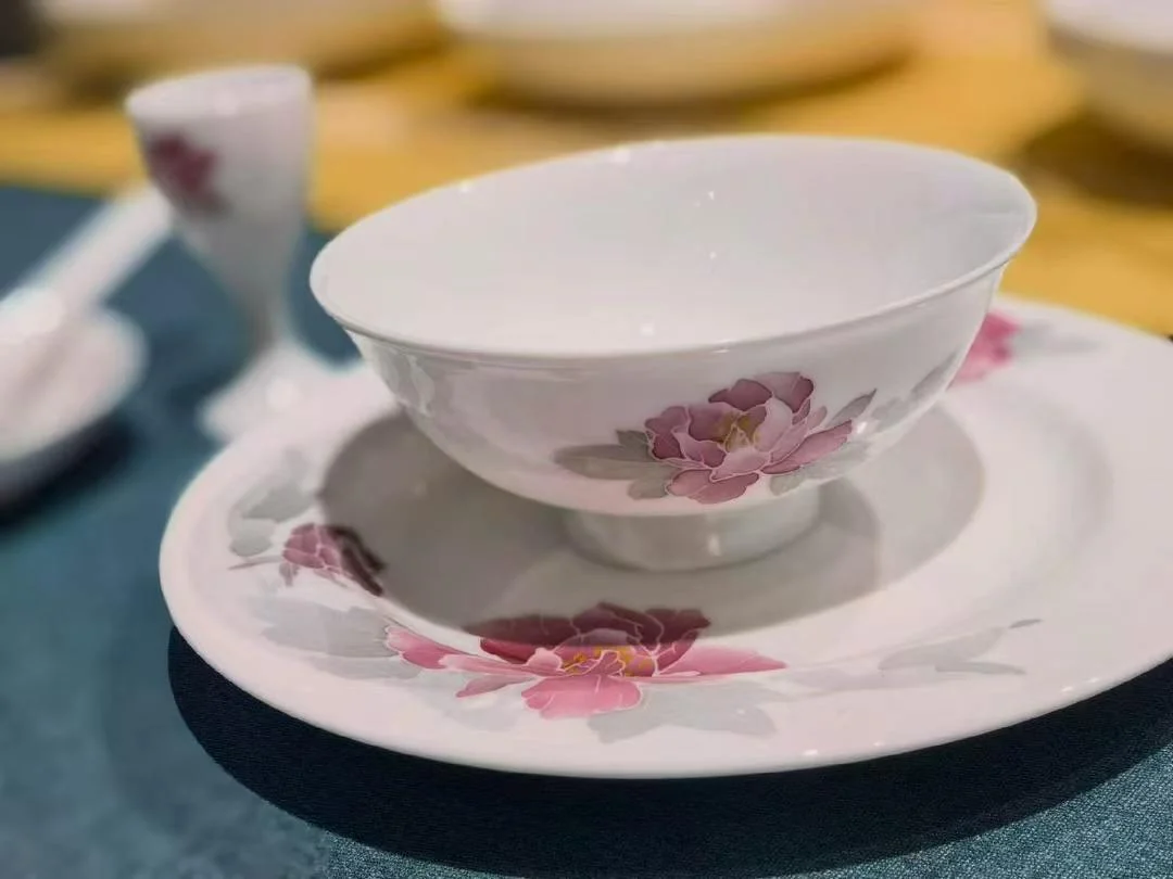 Beyond the Plate: CLAYPORT’s Holistic Ceramic Serveware Solutions