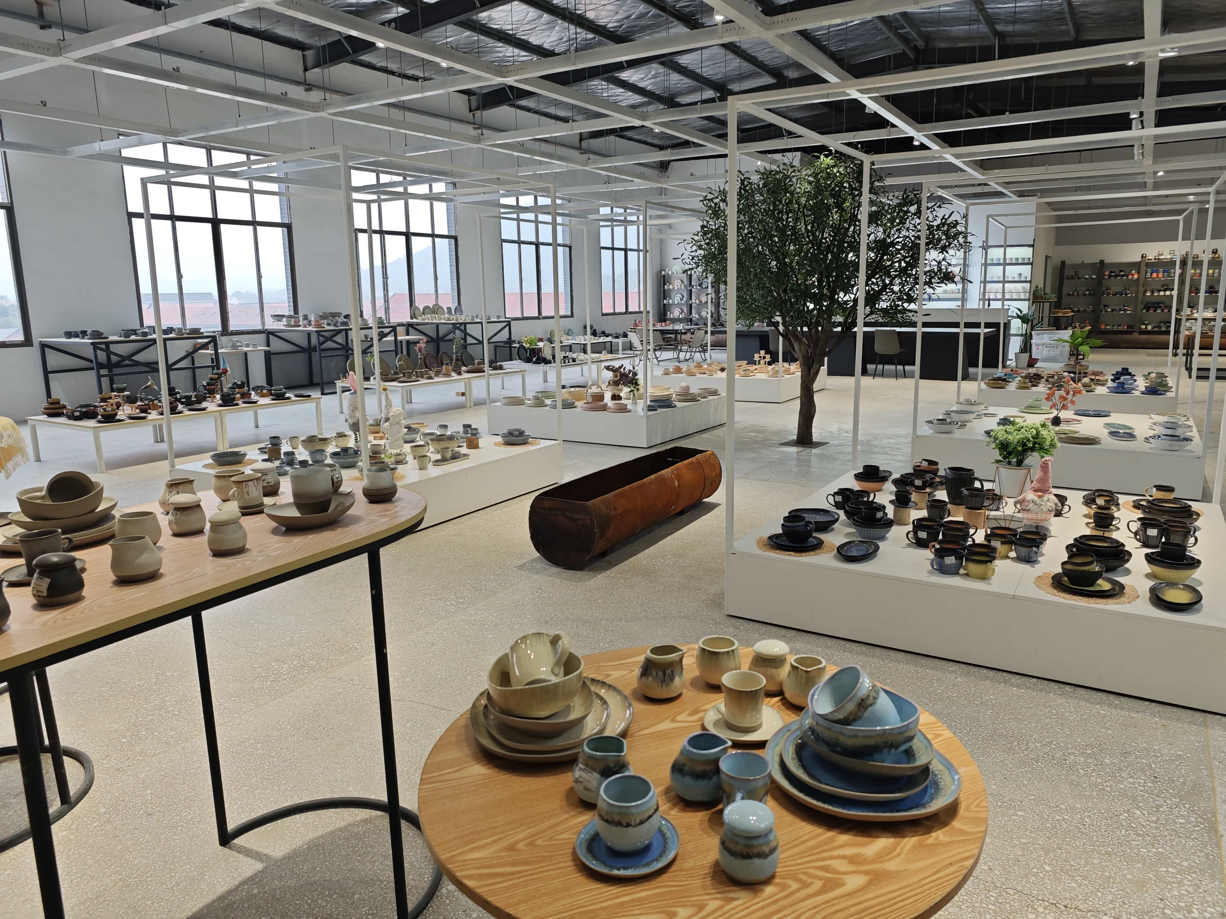 Trend-Aware Ceramic Design: Building Ranges That Sell